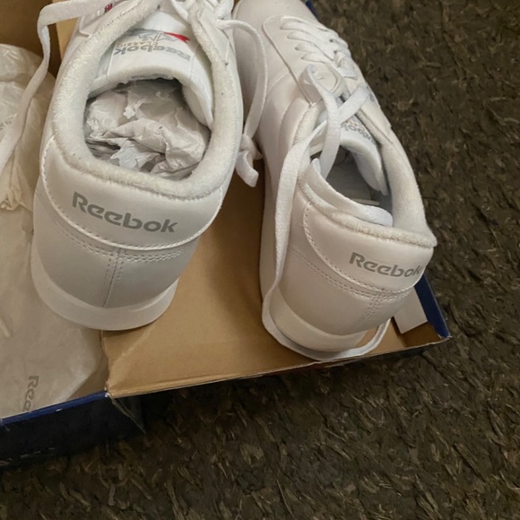 REEBOX SIZE 11 White sneakers - Picture 3 of 4